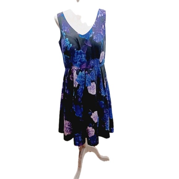 City Chic Black Floral Hydrangea Print Plus-size Fit And Flare Dress - Picture 2 of 13